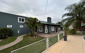 Hermosa Casa con Quincho y pileta